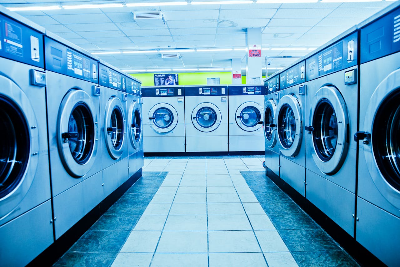 How Pick-Up and Delivery Laundry Services Save You Time Every Week